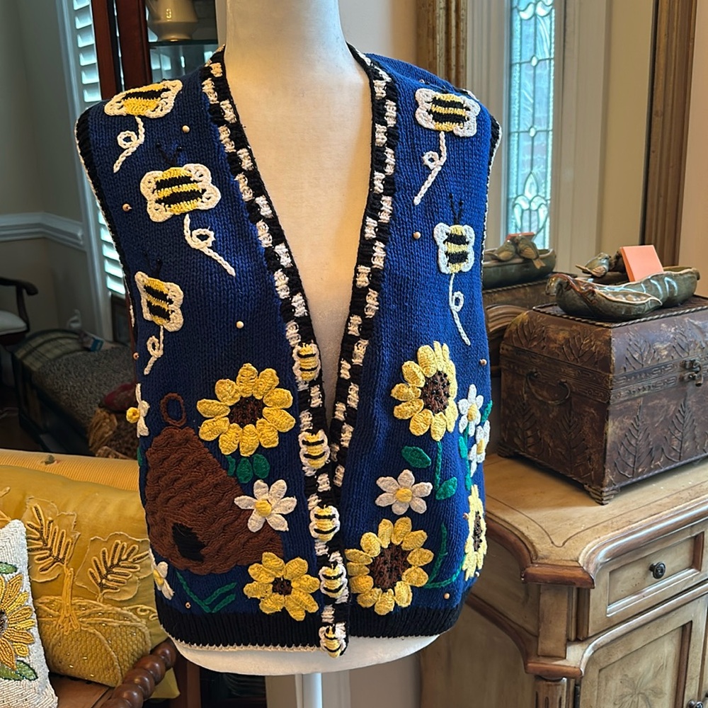 Vintage Bee Vest - EUC  medium